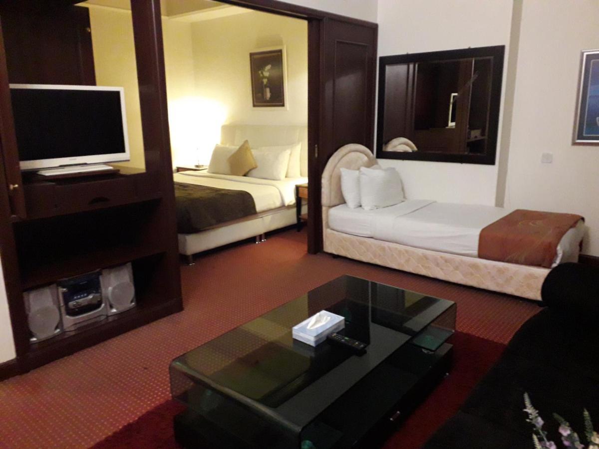 Golden Dream Service Suite At Times Square Куала Лумпур Екстериор снимка